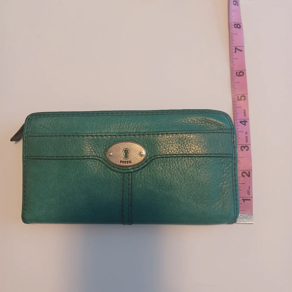 Fossil Leather Billfold Wallet Kelly Green